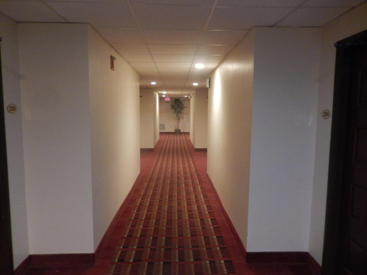 Red Roof Inn Harrisonburg - University Area ภายนอก รูปภาพ