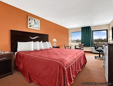 Red Roof Inn Harrisonburg - University Area ภายนอก รูปภาพ